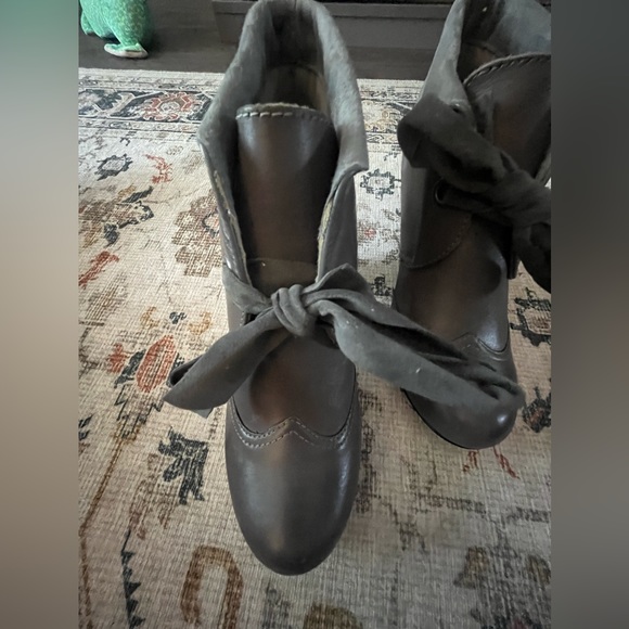 Size 7.5 Leather Hush Puppies - Picture 3 of 10